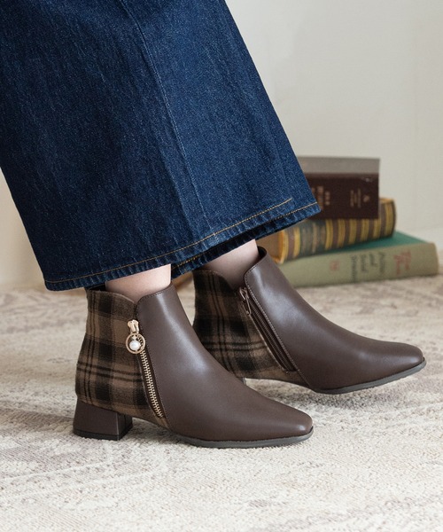 JELLY BEANS（ジェリービーンズ）の「◆防滑◆ファスナーチャーム付きショートブーツ(217-40324)JELLY BEANS(ジェリービーンズ)（ブーツ・レディース・アイボリー/ブラック/ダークブラウン・S/L/M）」の3枚目の写真