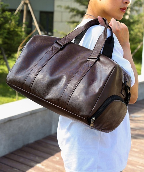 Fun & Daily(ファンアンドデイリー)の「Travel & Training PU Leather Bag(ボストンバッグ・メンズ・ブラウン/ブラック・FREE)」の2枚目の写真