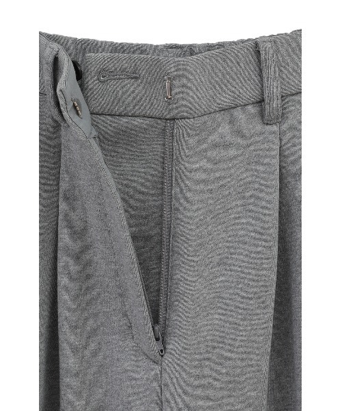 TWO TUCK SWEAT PANTS（スラックス）｜CLANE（クラネ）のファッション