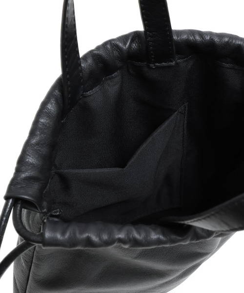 YArKA（ヤーカ）の「【YArKA/ヤーカ】 real leather drawstring shoulder mini bag [bdbd4]/ リアルレザー巾着風ハンドル付ショルダーバッグ（ハンドバッグ・レディース・ブラック・FREE）」の15枚目の写真