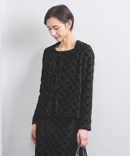 UNITED ARROWS（ユナイテッドアローズ）の「ベルベット エンブロイダリーフラワーリボン ジャケット（ノーカラージャケット・レディース・ブラック・36/38）」の3枚目の写真