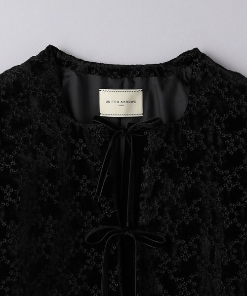 UNITED ARROWS（ユナイテッドアローズ）の「ベルベット エンブロイダリーフラワーリボン ジャケット（ノーカラージャケット・レディース・ブラック・36/38）」の10枚目の写真