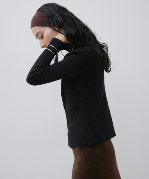 Aunt Marie's（アントマリーズ）の「2WAYハイネックリブニット（ニット/セーター・レディース・ブラック/アイボリー/ライトグレー/イエロー/ブラウン/レッド/グレイッシュベージュ・FREE）」の9枚目の写真