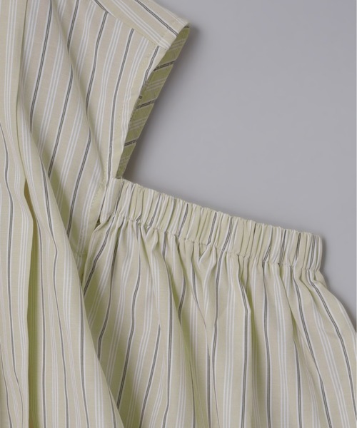 Olu.（オルドット）の「2wayストライプショルダースリットシャツ（シャツ/ブラウス・レディース・ベージュ/ライトブルー・FREE）」の9枚目の写真