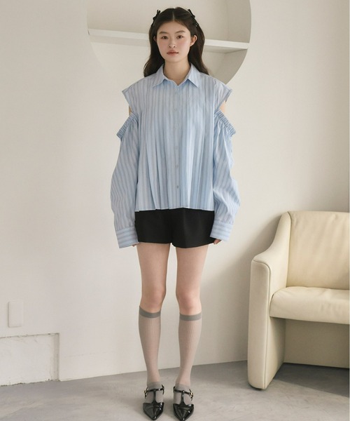 Olu.（オルドット）の「2wayストライプショルダースリットシャツ（シャツ/ブラウス・レディース・ベージュ/ライトブルー・FREE）」の20枚目の写真