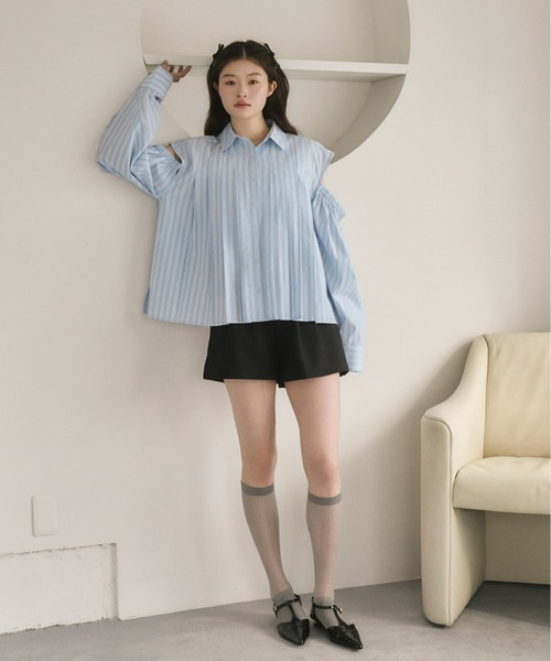 Olu.（オルドット）の「2wayストライプショルダースリットシャツ（シャツ/ブラウス・レディース・ベージュ/ライトブルー・FREE）」の19枚目の写真