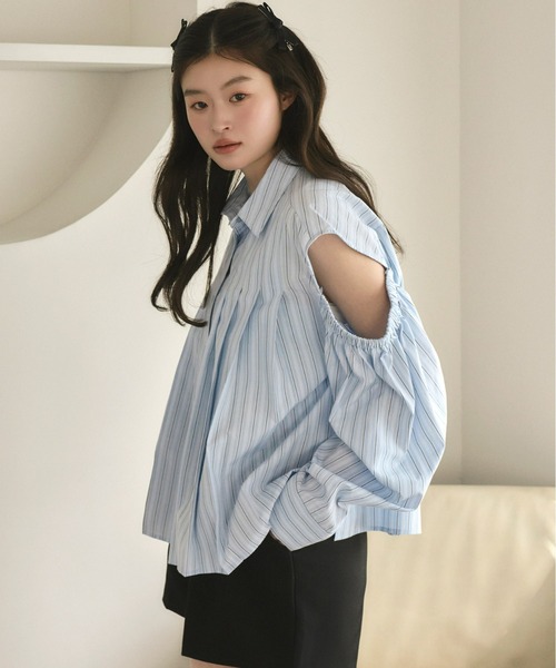 Olu.（オルドット）の「2wayストライプショルダースリットシャツ（シャツ/ブラウス・レディース・ベージュ/ライトブルー・FREE）」の17枚目の写真