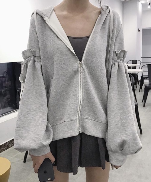 lilful(リルフル)の「リボンボリューム袖ジップパーカー(パーカー・レディース・グレー/ブラック・M/L)」の11枚目の写真