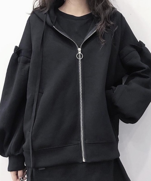 lilful(リルフル)の「リボンボリューム袖ジップパーカー(パーカー・レディース・グレー/ブラック・M/L)」の7枚目の写真