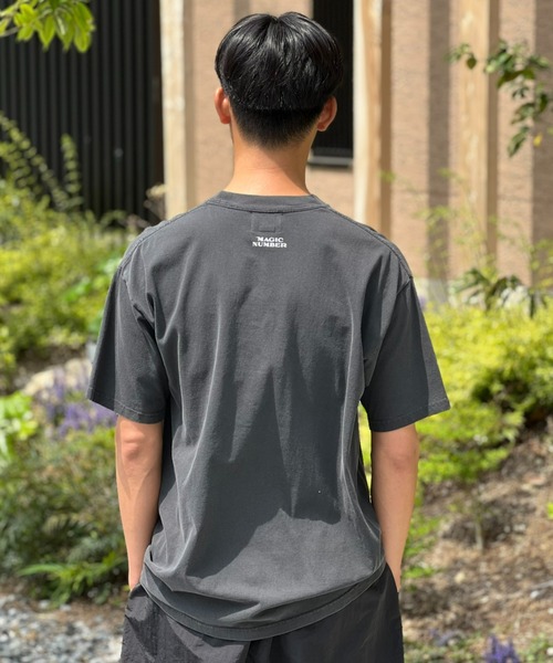 MAGIC NUMBER(マジック ナンバー)の「【MAGIC NUMBER】 EVERY DAY T-SHIRT エブリデイティーシャツ(Tシャツ/カットソー・メンズ・ブラック/イエロー/ネイビー/グリーン・MEDIUM/LARGE/X-LARGE)」の5枚目の写真