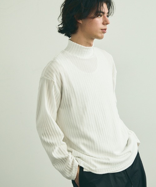 Shoowtime(ショウタイム)の「Striped Design Mock Neck Long Sleeve T-Shirt / ストライプデザインモックネックロングスリーブTシャツ(Tシャツ/カットソー・メンズ・ブラック/ホワイト・MEDIUM/LARGE/X-LARGE)」の2枚目の写真
