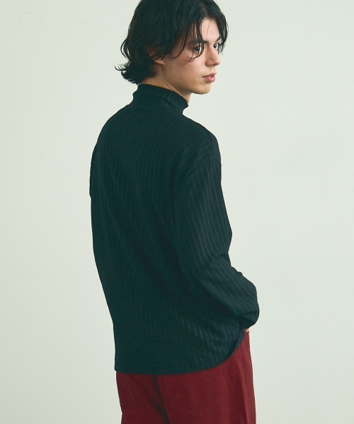 Shoowtime(ショウタイム)の「Striped Design Mock Neck Long Sleeve T-Shirt / ストライプデザインモックネックロングスリーブTシャツ(Tシャツ/カットソー・メンズ・ブラック/ホワイト・MEDIUM/LARGE/X-LARGE)」の7枚目の写真
