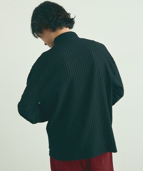 Shoowtime(ショウタイム)の「Striped Design Mock Neck Long Sleeve T-Shirt / ストライプデザインモックネックロングスリーブTシャツ(Tシャツ/カットソー・メンズ・ブラック/ホワイト・MEDIUM/LARGE/X-LARGE)」の8枚目の写真