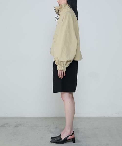 le ELMi（ルエルミ）の「Nylon grosgrain water-repellent short blouson / ナイロン ダブルジップ 撥水加工ショートブルゾン【セットアップ対応】（ブルゾン・レディース・ネイビー/ベージュ/ホワイト・FREE）」の8枚目の写真