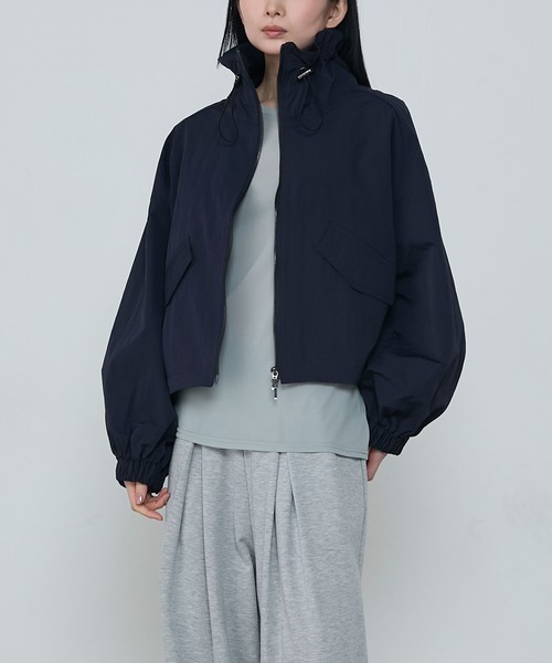 le ELMi（ルエルミ）の「Nylon grosgrain water-repellent short blouson / ナイロン ダブルジップ 撥水加工ショートブルゾン【セットアップ対応】（ブルゾン・レディース・ネイビー/ベージュ/ホワイト・FREE）」の15枚目の写真