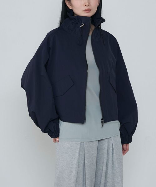 le ELMi（ルエルミ）の「Nylon grosgrain water-repellent short blouson / ナイロン ダブルジップ 撥水加工ショートブルゾン【セットアップ対応】（ブルゾン・レディース・ネイビー/ベージュ/ホワイト・FREE）」の16枚目の写真