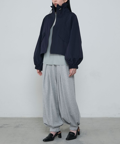 le ELMi（ルエルミ）の「Nylon grosgrain water-repellent short blouson / ナイロン ダブルジップ 撥水加工ショートブルゾン【セットアップ対応】（ブルゾン・レディース・ネイビー/ベージュ/ホワイト・FREE）」の20枚目の写真