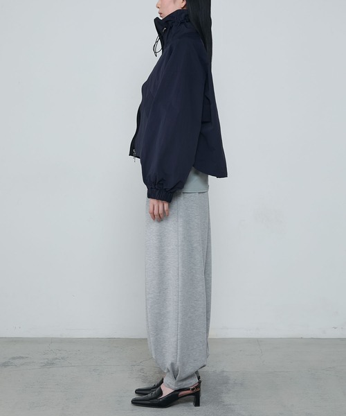 le ELMi（ルエルミ）の「Nylon grosgrain water-repellent short blouson / ナイロン ダブルジップ 撥水加工ショートブルゾン【セットアップ対応】（ブルゾン・レディース・ネイビー/ベージュ/ホワイト・FREE）」の21枚目の写真