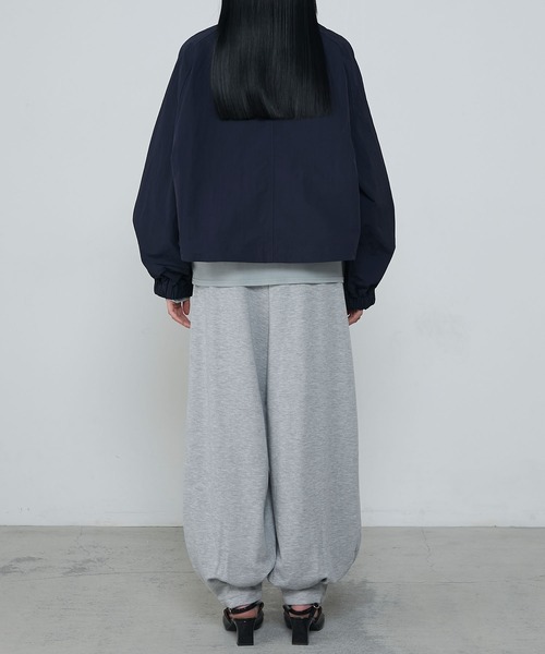 le ELMi（ルエルミ）の「Nylon grosgrain water-repellent short blouson / ナイロン ダブルジップ 撥水加工ショートブルゾン【セットアップ対応】（ブルゾン・レディース・ネイビー/ベージュ/ホワイト・FREE）」の22枚目の写真