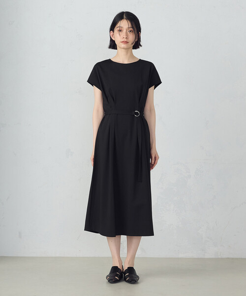 COMME CA ISM(コムサイズム)の「【接触冷感・防汚機能】フレンチスリーブ タックワンピースベルト付(ワンピース・レディース・ブラック/ブラウン・MEDIUM/LARGE)」の8枚目の写真