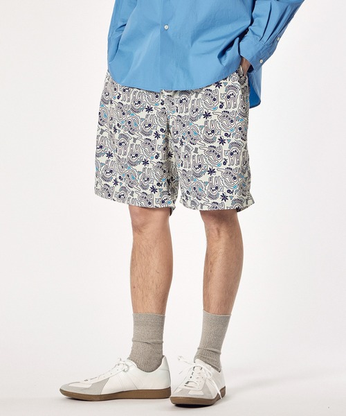 LANVIN en Bleu（ランバンオンブルー）の「【LANVIN en Bleu ESSENTIAL】FAVART / ”アルベール” オールオーバープリント ショートパンツ ショーツ（その他パンツ・メンズ・アイボリー/ダークグレー・MEDIUM/LARGE/X-LARGE）」の2枚目の写真