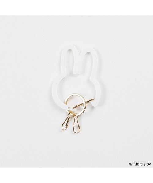 Dick Bruna（ディックブルーナ）の「MIFFY CHOOSE BY COLOR カラビナチャーム（キーホルダー・レディース・ピンク/ブラック/アイボリー/ブルー/グレー・FREE）」の2枚目の写真