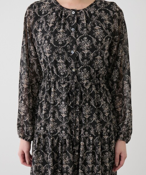 Jayro（ジャイロ）の「プリントウエストしぼりワンピース（ワンピース・レディース・ブラック/オフホワイト/ブルー・FREE）」の4枚目の写真