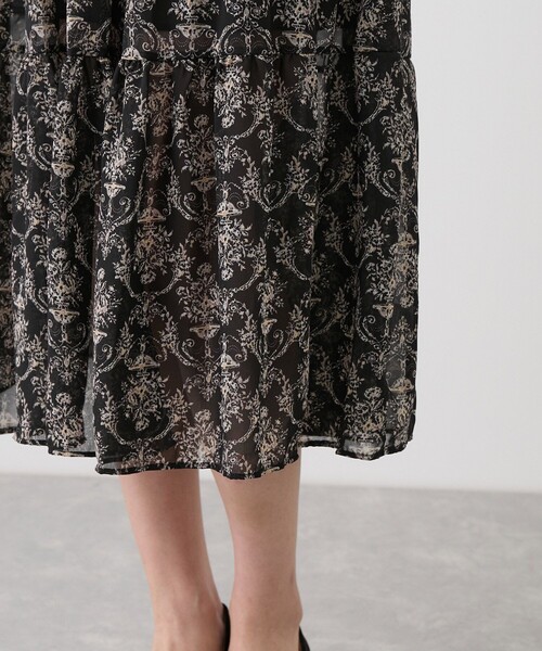 Jayro（ジャイロ）の「プリントウエストしぼりワンピース（ワンピース・レディース・ブラック/オフホワイト/ブルー・FREE）」の5枚目の写真