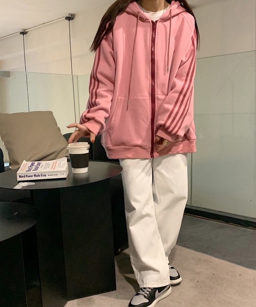 MEMECLE(メメクル)の「【 MEMECLE / メメクル 】オーバーサイズ サイドラインジップアップパーカー(パーカー・レディース・アイボリー/ブルー/ピンク/チャコール・FREE)」の6枚目の写真