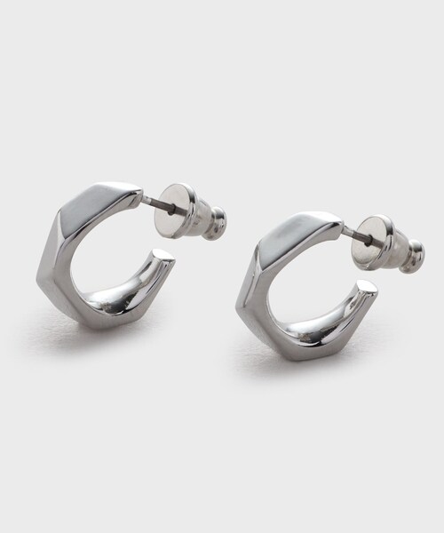 TAKEO KIKUCHI（タケオキクチ）の「ペンタゴンカットピアス（ピアス（両耳用）・メンズ・シルバー/スミクロ/ゴールド・00）」の4枚目の写真