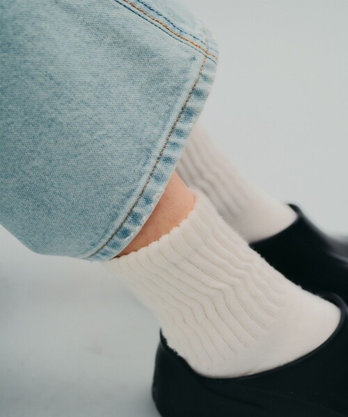 PUBLIC TOKYO（パブリックトウキョウ）の「【完売間近】REBELL BOTTOM JEAN（デニムパンツ・レディース・ライトブルー/ブルー・1/2）」の10枚目の写真