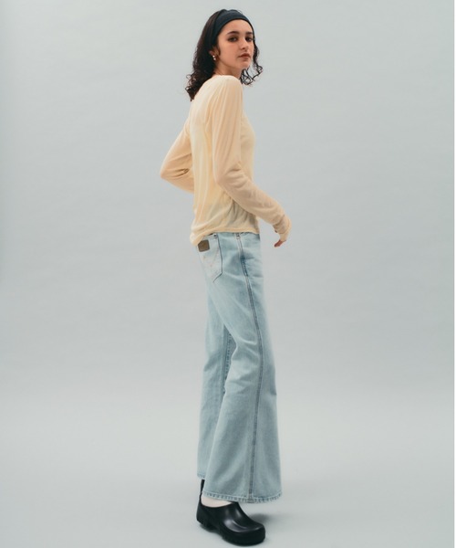 PUBLIC TOKYO（パブリックトウキョウ）の「【完売間近】REBELL BOTTOM JEAN（デニムパンツ・レディース・ライトブルー/ブルー・1/2）」の18枚目の写真