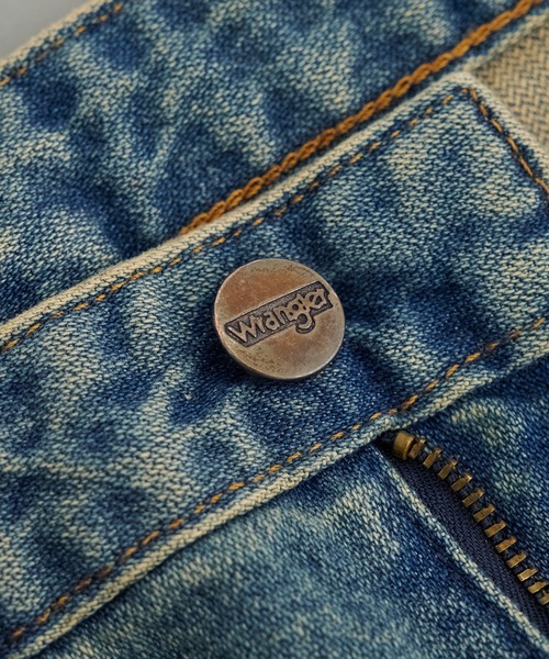 PUBLIC TOKYO（パブリックトウキョウ）の「【完売間近】REBELL BOTTOM JEAN（デニムパンツ・レディース・ライトブルー/ブルー・1/2）」の14枚目の写真