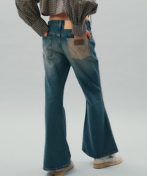 PUBLIC TOKYO（パブリックトウキョウ）の「【完売間近】REBELL BOTTOM JEAN（デニムパンツ・レディース・ライトブルー/ブルー・1/2）」の19枚目の写真