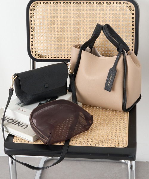 cache cache(カシュ カシュ)の「【cache cache】ミニショルダー付ソフトレザー 調ミニバッグ(ショルダーバッグ・レディース・キャメル/ライトグリーン/アイボリー/ブラック/ライトブルー/ネイビー/ダークグレー/ゴールド/ベージュ/オフホワイト/シルバー/ホワイト/ベージュ系その他2/ブラウン・FREE)」の9枚目の写真