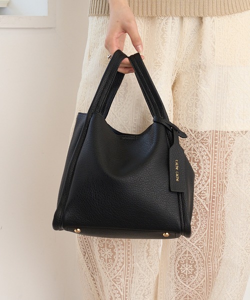 cache cache(カシュ カシュ)の「【cache cache】ミニショルダー付ソフトレザー 調ミニバッグ(ショルダーバッグ・レディース・キャメル/ライトグリーン/アイボリー/ブラック/ライトブルー/ネイビー/ダークグレー/ゴールド/ベージュ/オフホワイト/シルバー/ホワイト/ベージュ系その他2/ブラウン・FREE)」の5枚目の写真