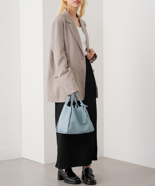 cache cache(カシュ カシュ)の「【cache cache】ミニショルダー付ソフトレザー 調ミニバッグ(ショルダーバッグ・レディース・キャメル/ライトグリーン/アイボリー/ブラック/ライトブルー/ネイビー/ダークグレー/ゴールド/ベージュ/オフホワイト/シルバー/ホワイト/ベージュ系その他2/ブラウン・FREE)」の15枚目の写真