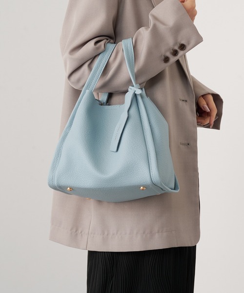 cache cache(カシュ カシュ)の「【cache cache】ミニショルダー付ソフトレザー 調ミニバッグ(ショルダーバッグ・レディース・キャメル/ライトグリーン/アイボリー/ブラック/ライトブルー/ネイビー/ダークグレー/ゴールド/ベージュ/オフホワイト/シルバー/ホワイト/ベージュ系その他2/ブラウン・FREE)」の18枚目の写真