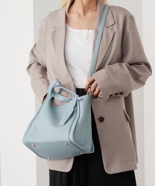 cache cache(カシュ カシュ)の「【cache cache】ミニショルダー付ソフトレザー 調ミニバッグ(ショルダーバッグ・レディース・キャメル/ライトグリーン/アイボリー/ブラック/ライトブルー/ネイビー/ダークグレー/ゴールド/ベージュ/オフホワイト/シルバー/ホワイト/ベージュ系その他2/ブラウン・FREE)」の17枚目の写真