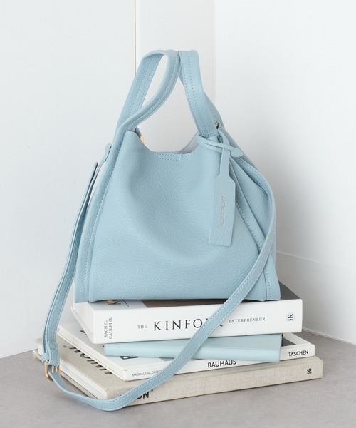 cache cache(カシュ カシュ)の「【cache cache】ミニショルダー付ソフトレザー 調ミニバッグ(ショルダーバッグ・レディース・キャメル/ライトグリーン/アイボリー/ブラック/ライトブルー/ネイビー/ダークグレー/ゴールド/ベージュ/オフホワイト/シルバー/ホワイト/ベージュ系その他2/ブラウン・FREE)」の20枚目の写真