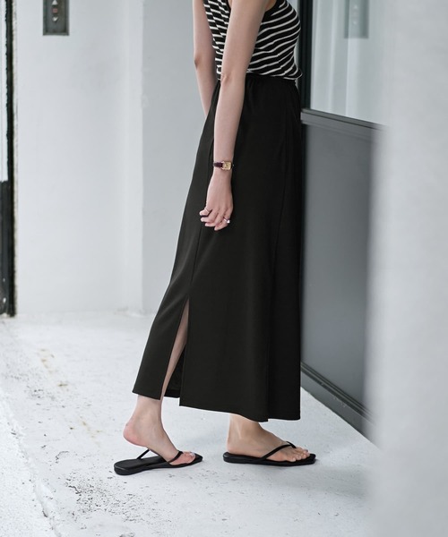 STYLE DELI(スタイルデリ)の「ハリ感に優れたリブ生地ナロースカート(スカート・レディース・グレー/ブラック・2/1)」の6枚目の写真