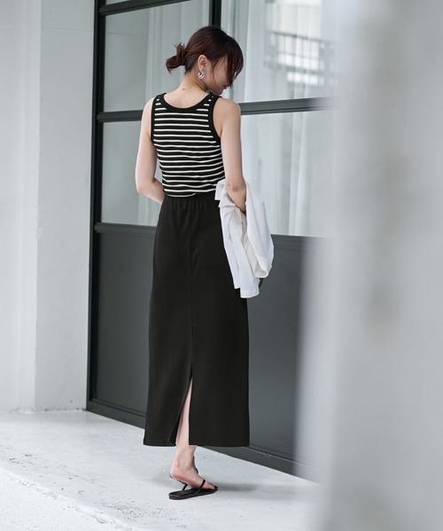 STYLE DELI(スタイルデリ)の「ハリ感に優れたリブ生地ナロースカート(スカート・レディース・グレー/ブラック・2/1)」の16枚目の写真