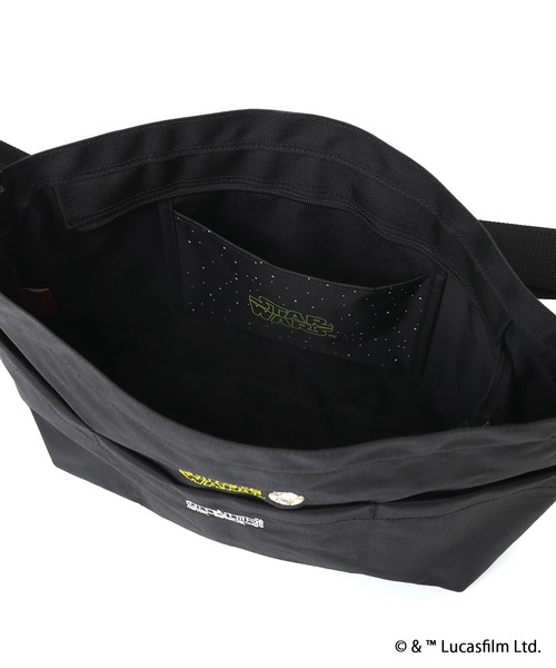 Manhattan Portage(マンハッタンポーテージ)の「CLEARVIEW SHOULDER BAG BACK POCKET THREE OPEN POCKET 2025/STAR WARS(ショルダーバッグ・メンズ・ブラック・MEDIUM)」の13枚目の写真