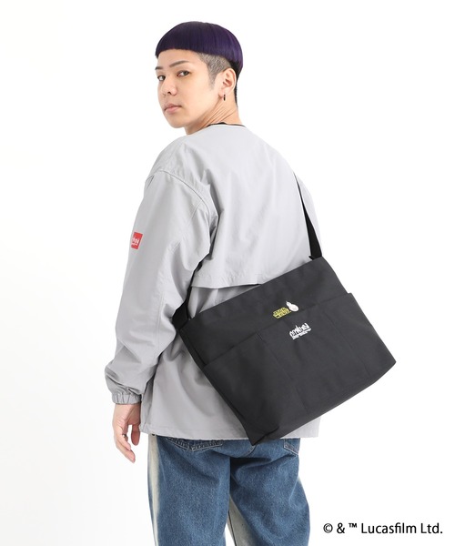 Manhattan Portage(マンハッタンポーテージ)の「CLEARVIEW SHOULDER BAG BACK POCKET THREE OPEN POCKET 2025/STAR WARS(ショルダーバッグ・メンズ・ブラック・MEDIUM)」の3枚目の写真