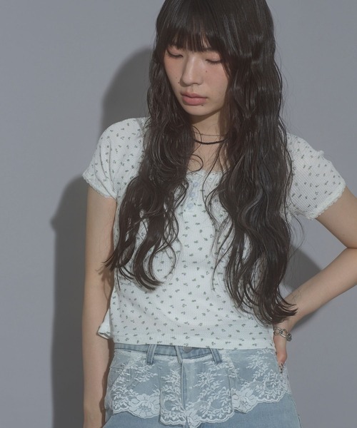 極美品　moments フラワー　プリント 半袖　Tシャツ トップス　グレー セール】【Nu】ミニフラワープリントトップス（Tシャツ