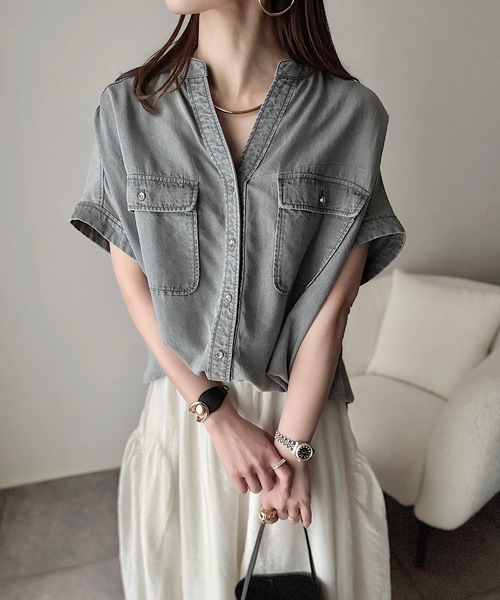 GOLD釦キーネックデニムシャツ Emma Taylor│STYLEDOOR スタイルドア