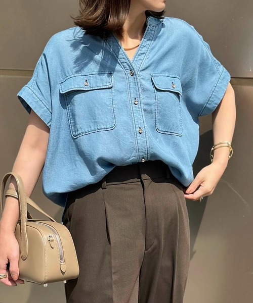 GOLD釦キーネックデニムシャツ Emma Taylor│STYLEDOOR スタイルドア