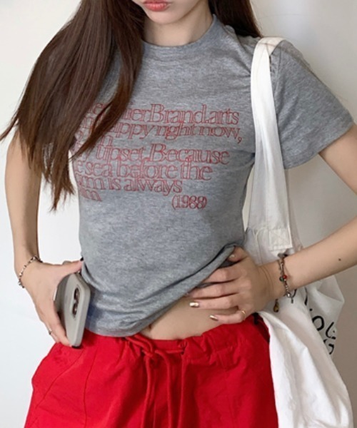 Vipoa（ヴィポア）の「ロゴスリムTEE（Tシャツ/カットソー・レディース・ブラック/ネイビー/ホワイト/ライトグレー・FREE）」の3枚目の写真
