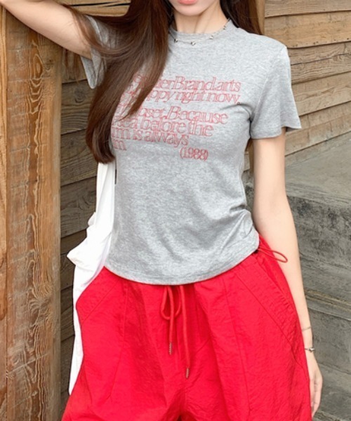 Vipoa（ヴィポア）の「ロゴスリムTEE（Tシャツ/カットソー・レディース・ブラック/ネイビー/ホワイト/ライトグレー・FREE）」の5枚目の写真