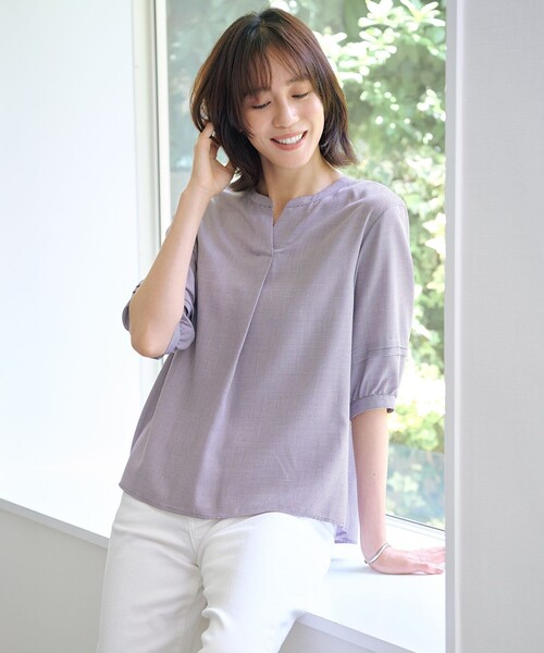 J.PRESS（ジェイプレス）の「【洗える】ウォッシャブルキュプラツイル キーネック ブラウス（シャツ/ブラウス・レディース・ブラック系3/ネイビー系1/パープル系3/ホワイト系1・T15/T13）」の4枚目の写真